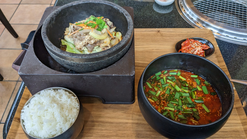 韓国焼肉屋のプルコギ定食