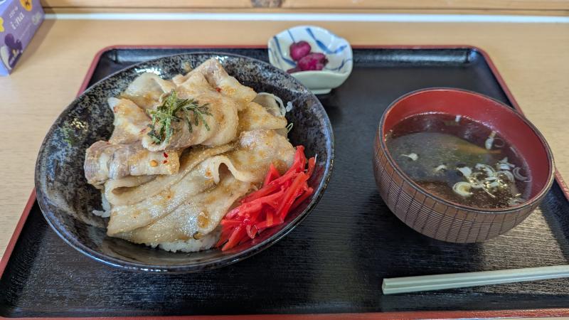 山人家 豚丼